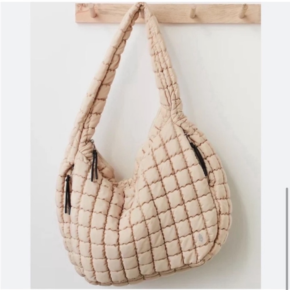 ✨Free People✨ Quilted Carryall Bag
